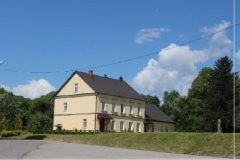 Dawny-Dwor-obecnie-plebania-z-1913-roku