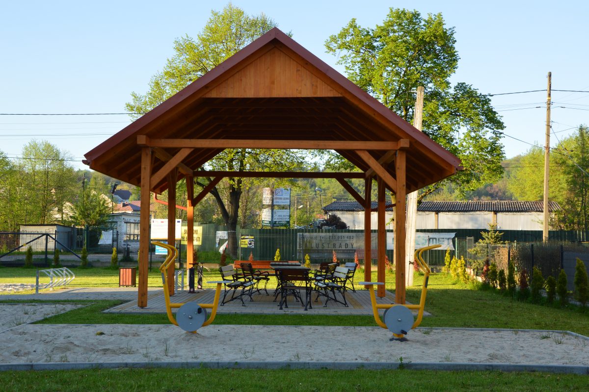 Siłownia zewnętrzna - altana